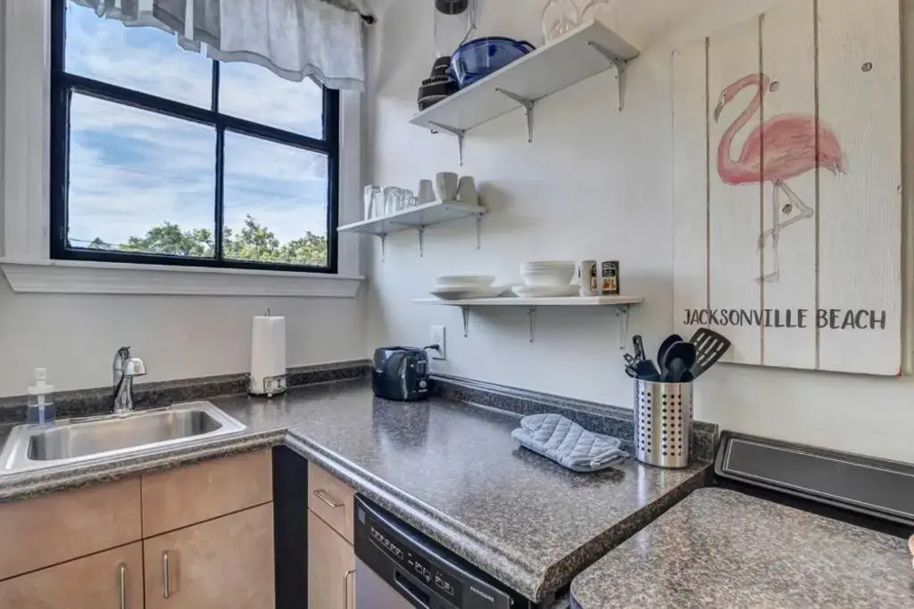 Comfy studio - stylish yet budget friendly!