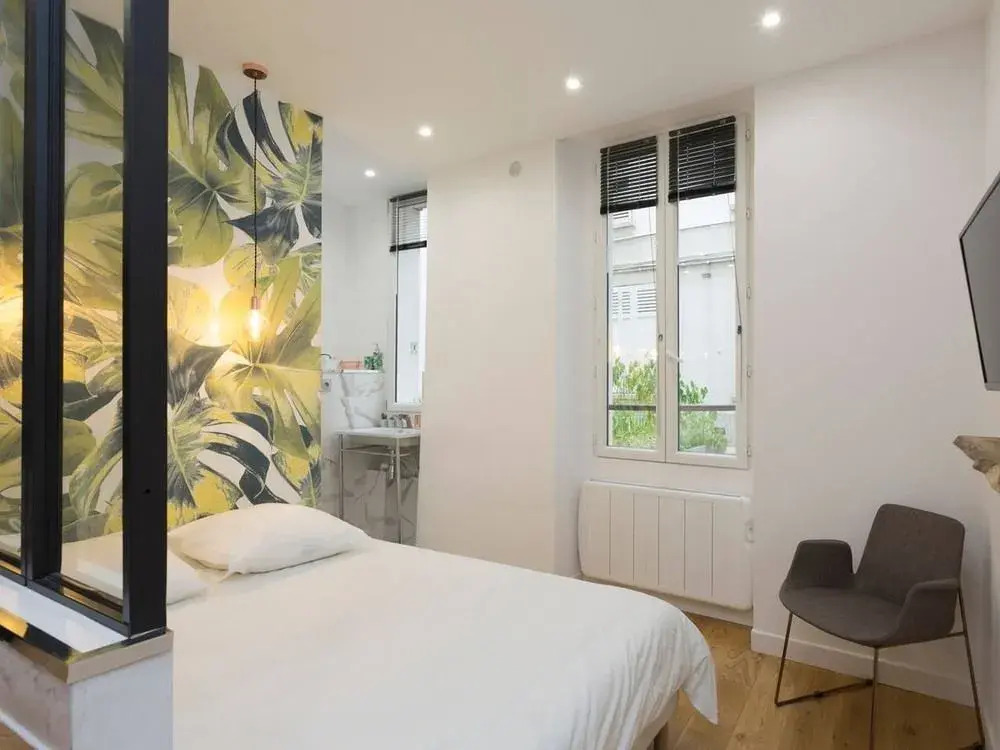 Studio d'architecte au pied de Tour Eiffel (CDM)