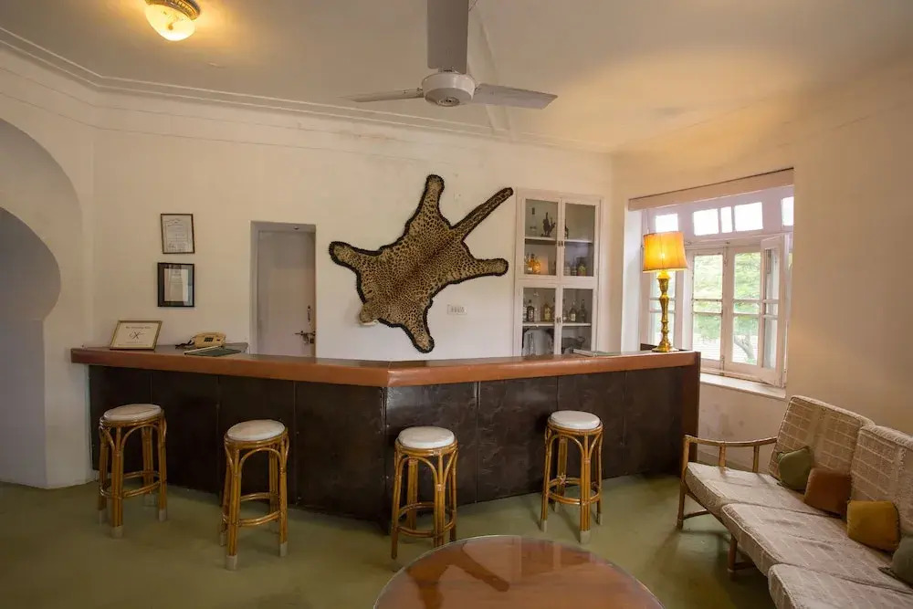 Shikarbadi Hotel