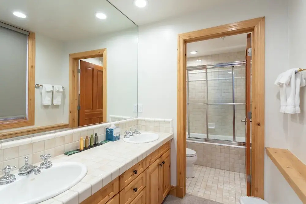 Trail's End Lodge at Deer Valley Resort - Four Bedroom Residence with Space #504 4 Condo