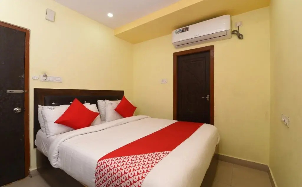 B Square Inn By OYO Rooms