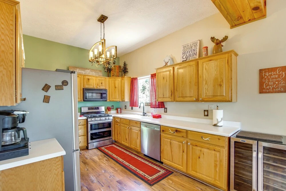 Duck Creek Village Cabin Near National Forest