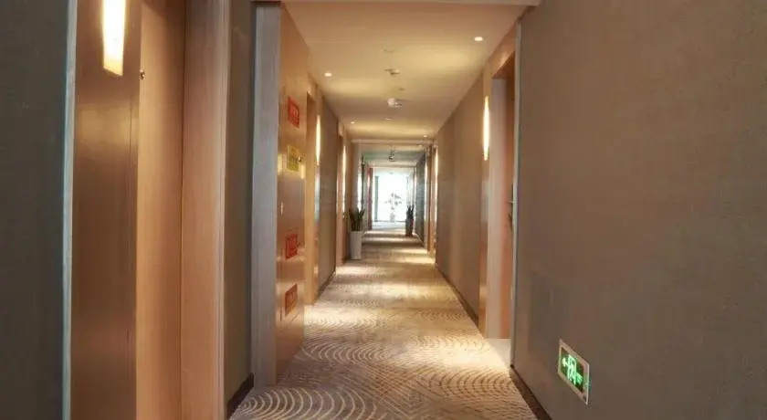 Echarm Hotel Chongqing West Railway Station