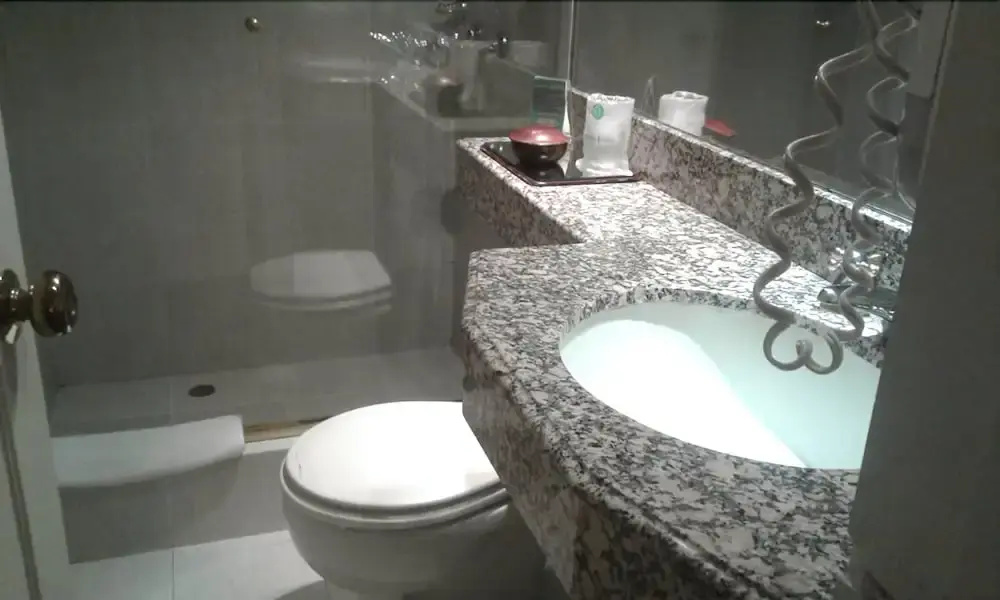 Hotel-Monti