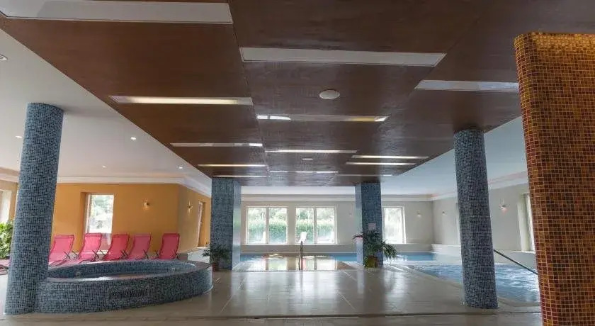 Royal Club Hotel
