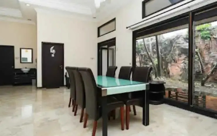 Salju House