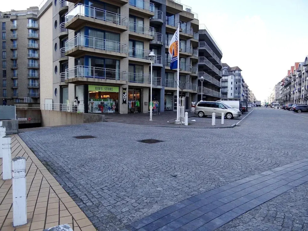 Nieuwpoort Apartment near Sandy Beaches