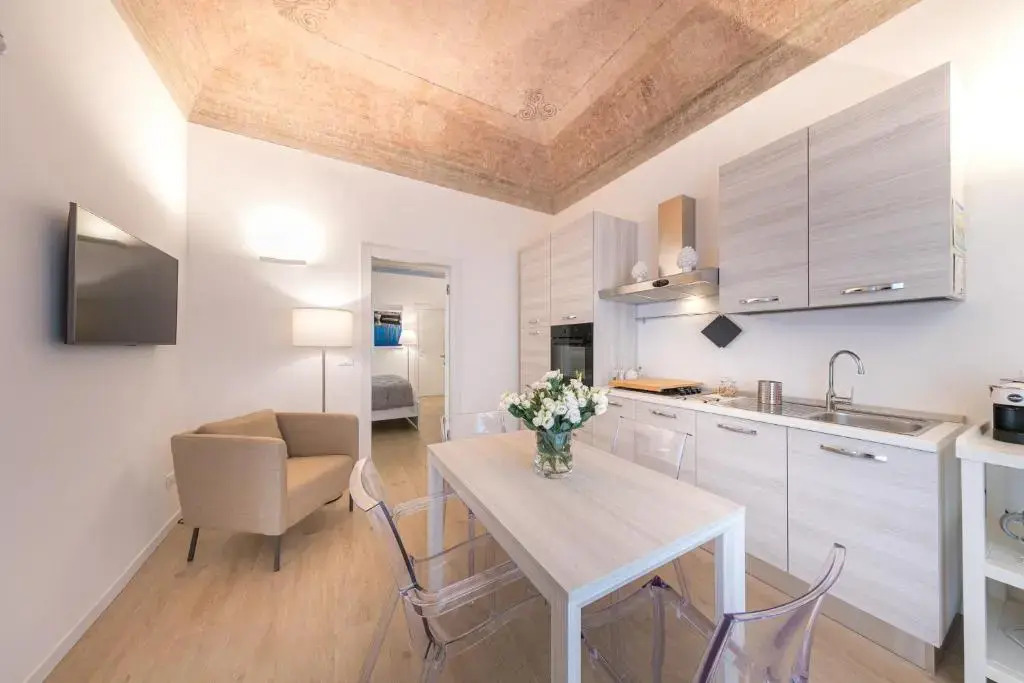 La Home42 Suite