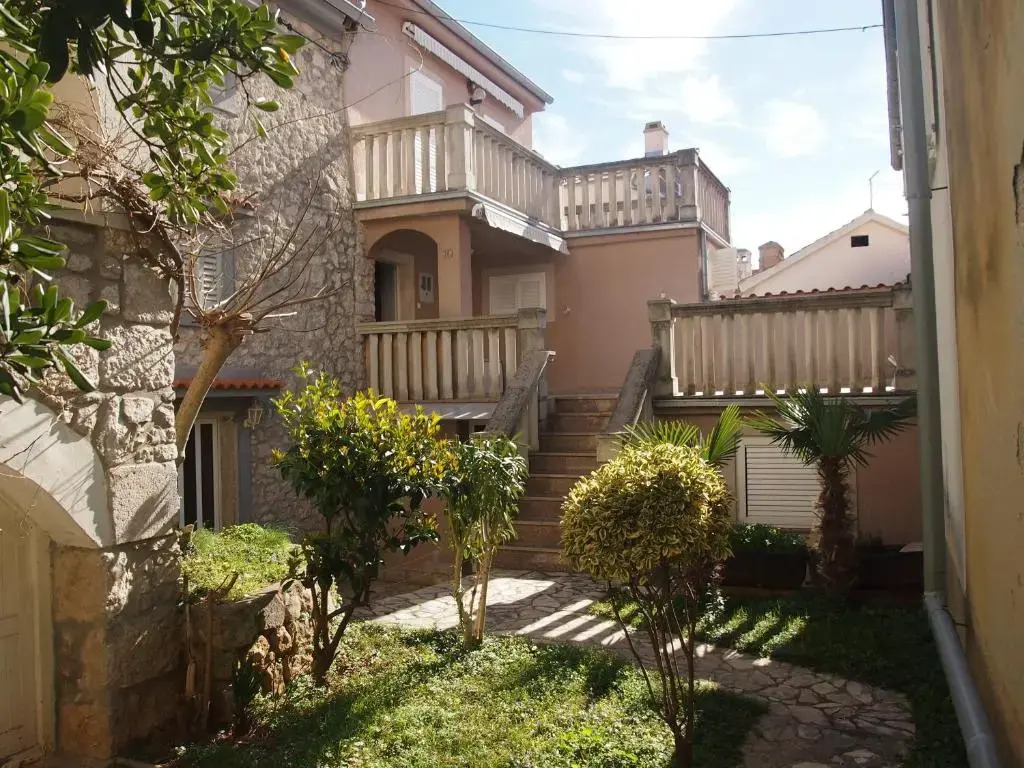 House 7044