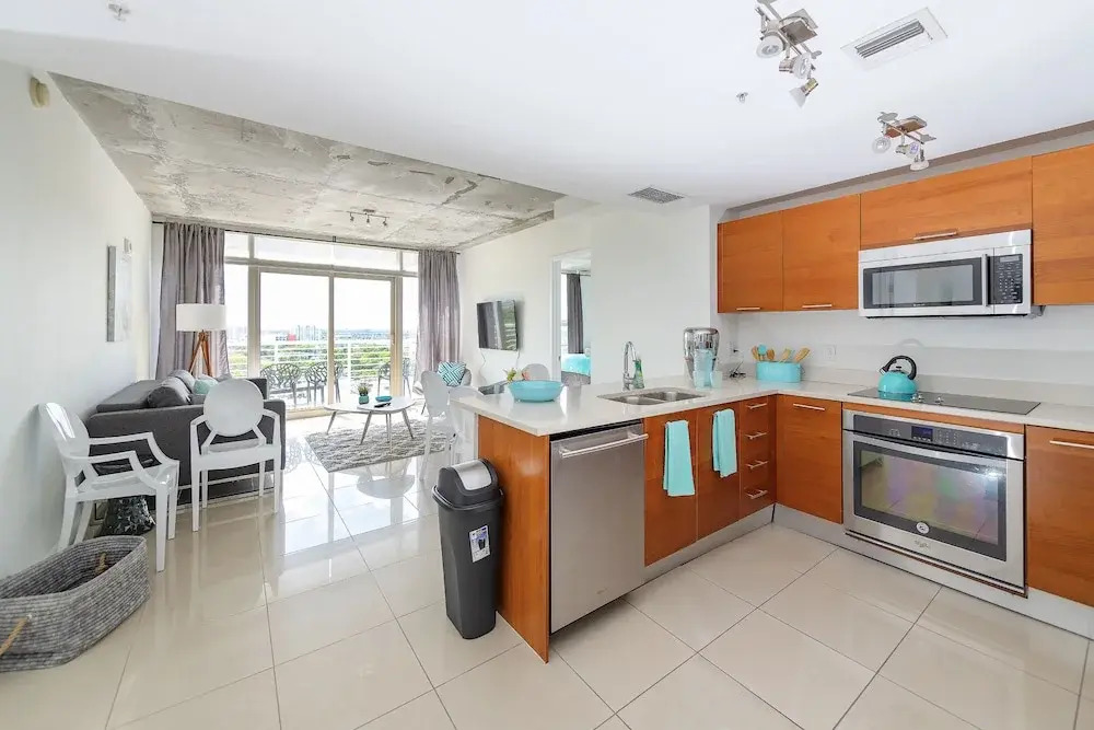 Miami World Rental - Midtown 1106