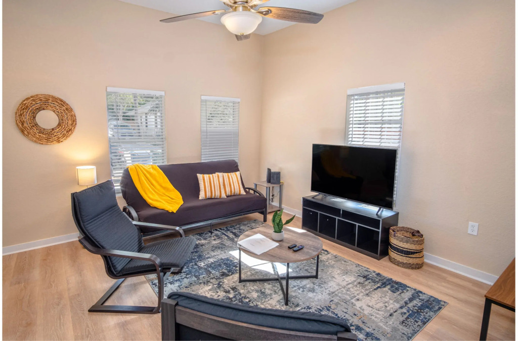 3 BR 1 BA Remodeled Home Near Downtown