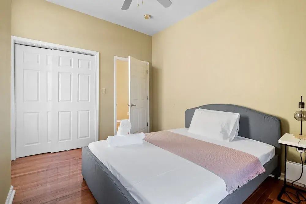 Massive Downtown Area Home... sleeps 14