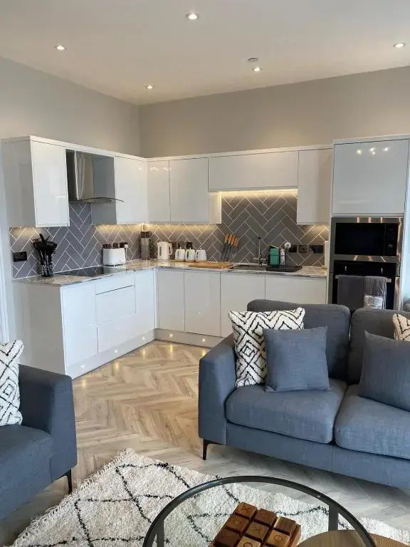 Belmont Apartment 2