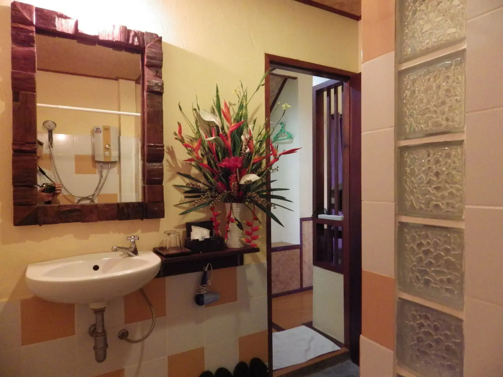 Pura Vida Pai Resort