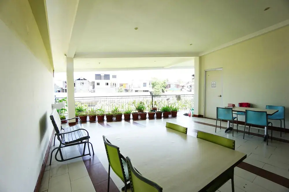 OYO 1993 Hotel D'kanaka Riverview