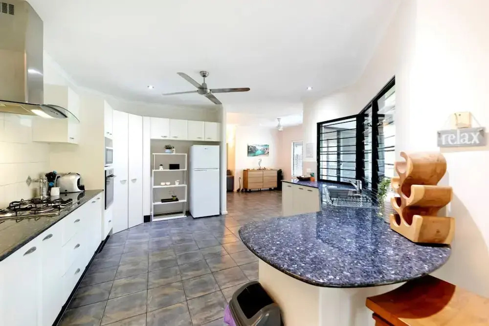 Zenhouse Cityside Family House Pool Markets