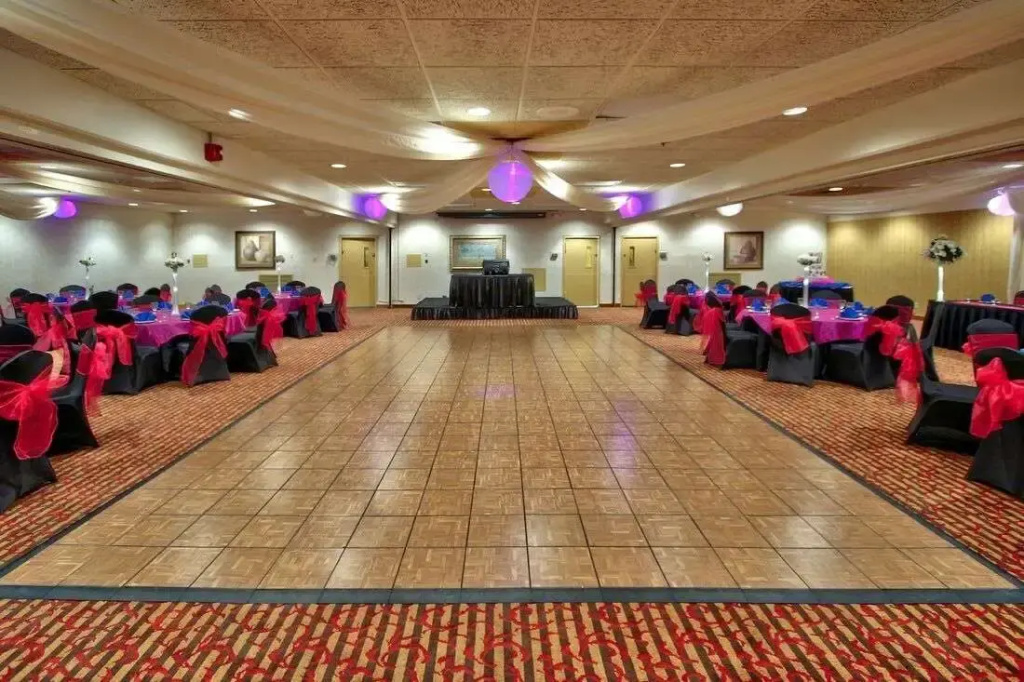 Ramada by Wyndham Albuquerque Midtown