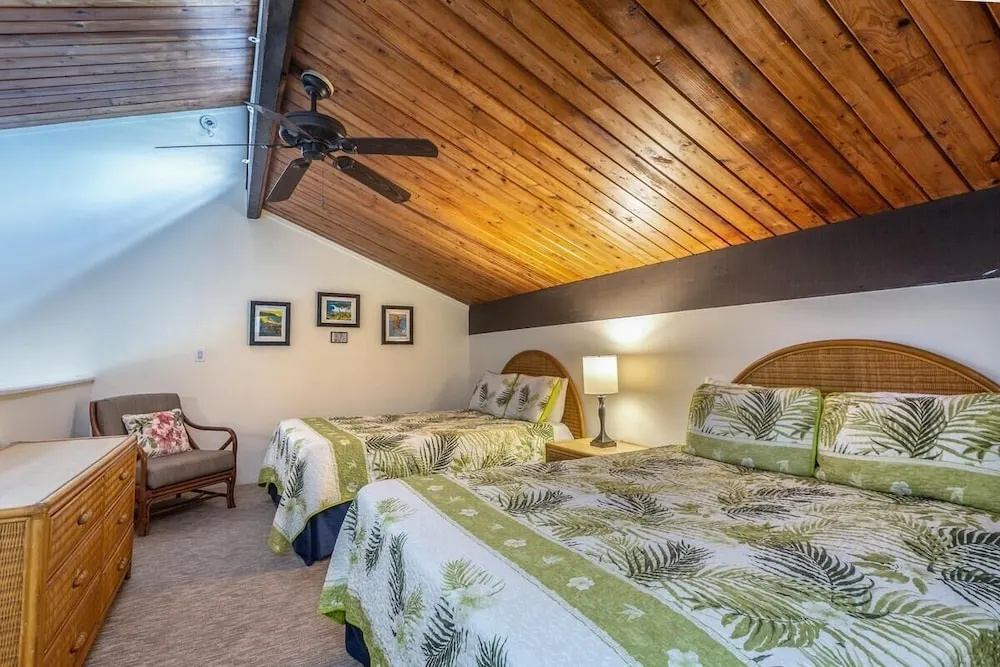 Newly Remodeled Cliffs Resort In Princeville 2 Bedroom Condo by RedAwning