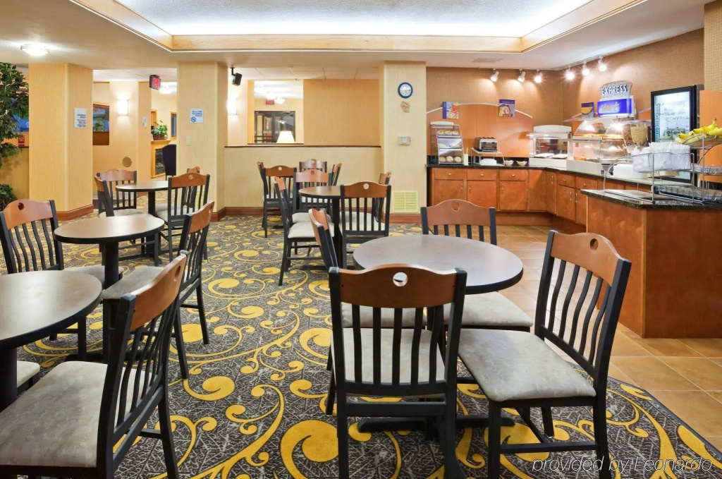Holiday Inn Express Deforest Madison Area by IHG