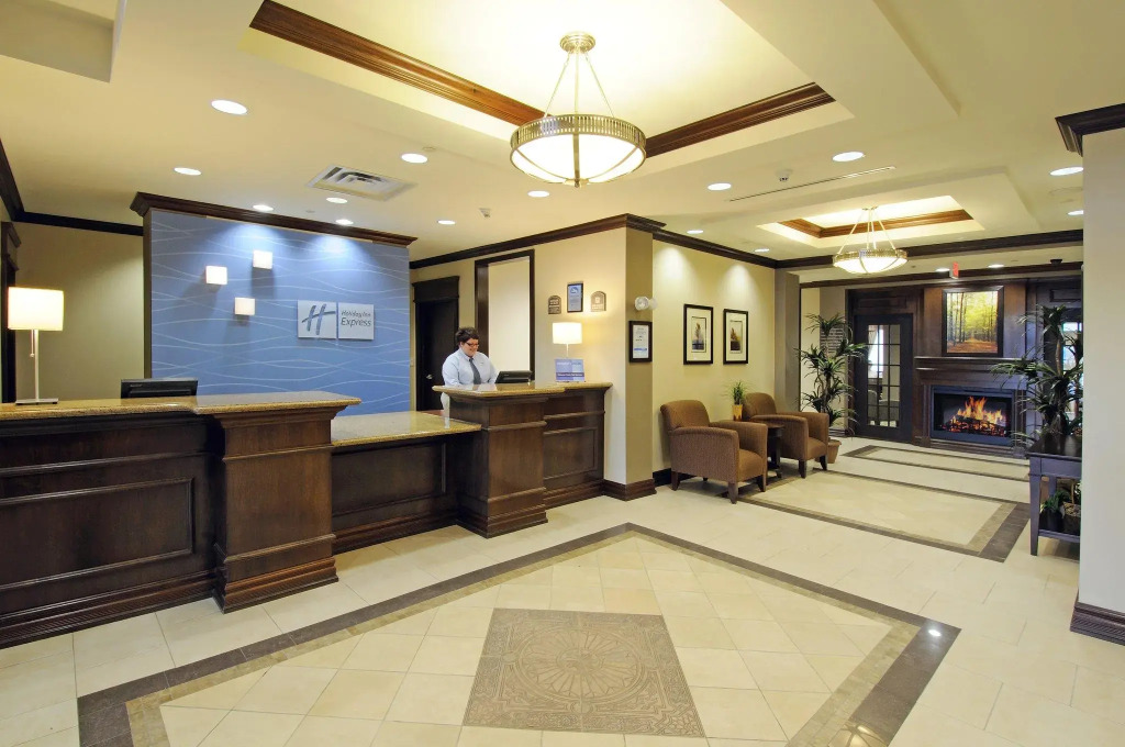 Holiday Inn Express Hotel & Suites North Bay by IHG