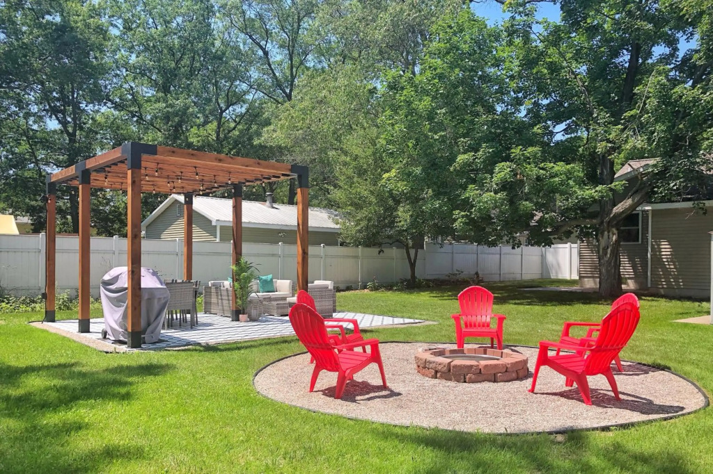 Bohemian Retreat 4BR Home Downtown Beach Wineries