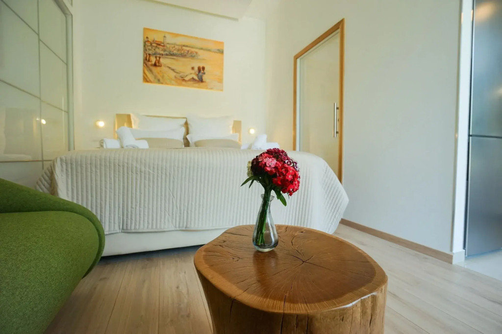 Destino City Apartments by Belmont Realty