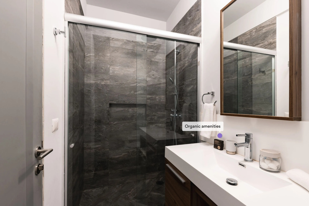 Casai Hip Modern Tech Condo w Rooftop in La Condesa