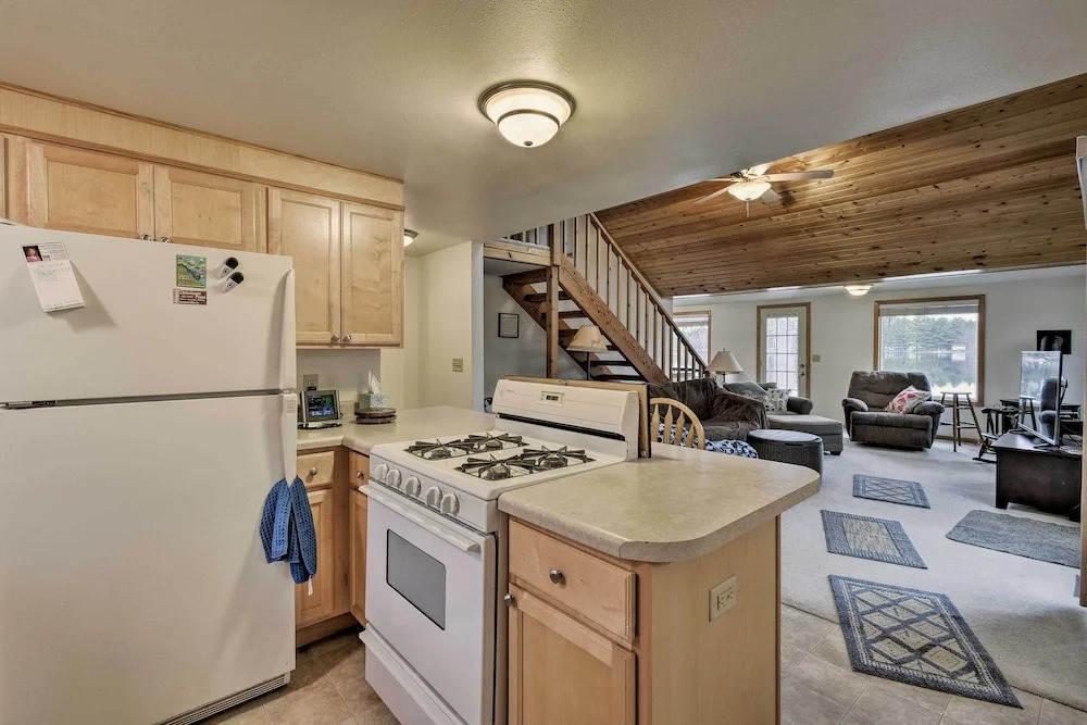 Lakefront Home w/ Seasonal Dock - 2 Mi to Skiing!