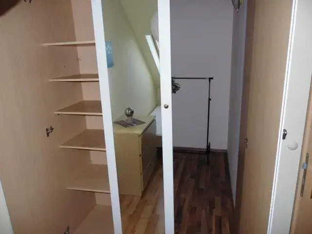Sehr-schoene-4-Raum-Maisonette-Fewo-mit-100qm-zentral-preiswert-T9