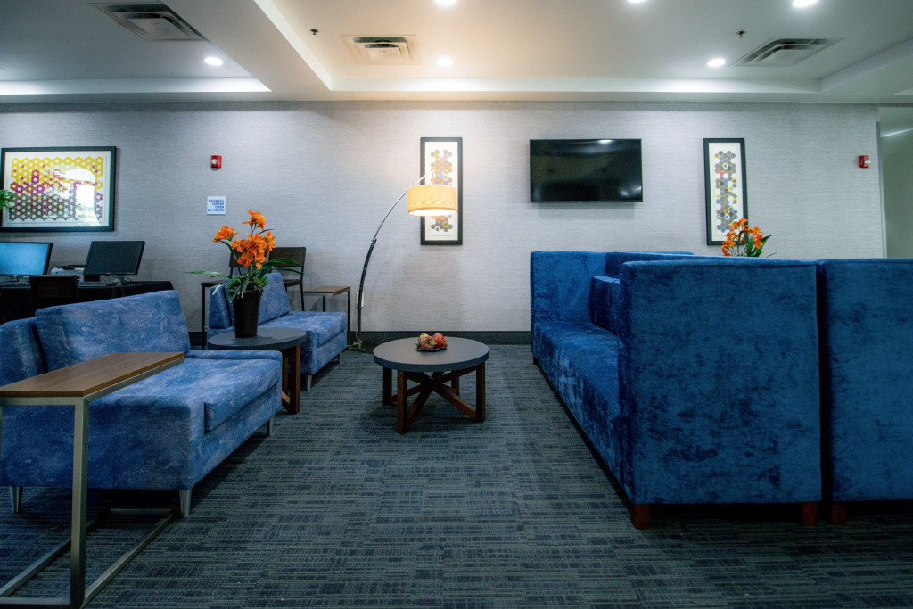 Holiday Inn Express Hotel & Suites Kansas City - Grandview by IHG