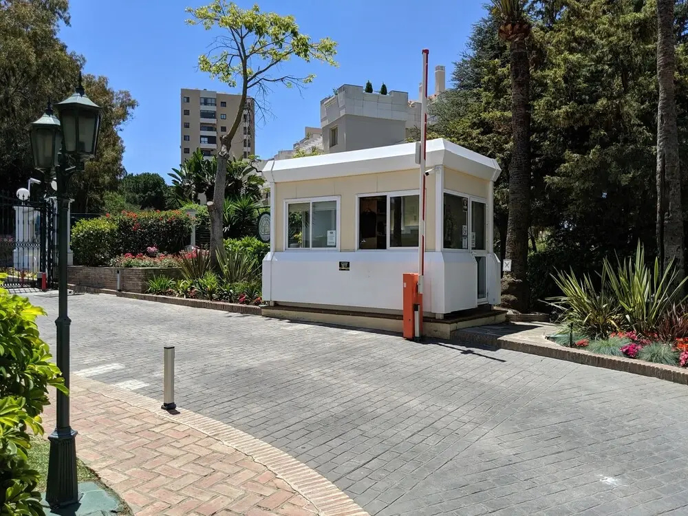 Spacious Neuva Andalucia 2 bed Apt