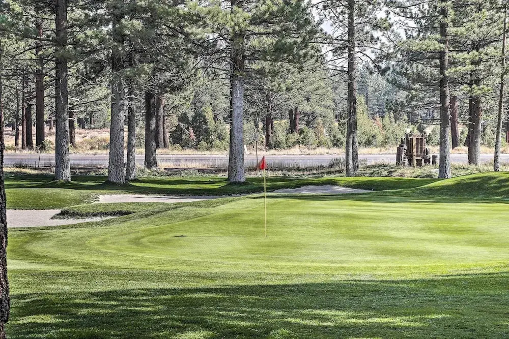 Modern Mammoth Lakes Condo: Ski, Hike, & More!