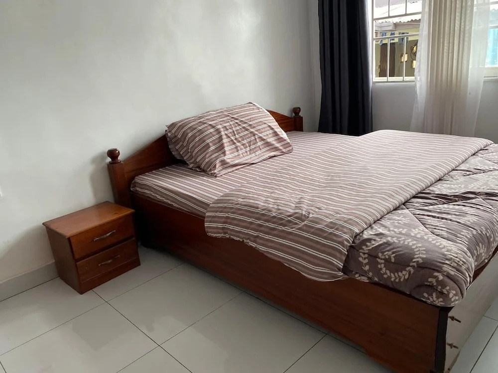 Captivating 4-bed House - Garden & Free Parking