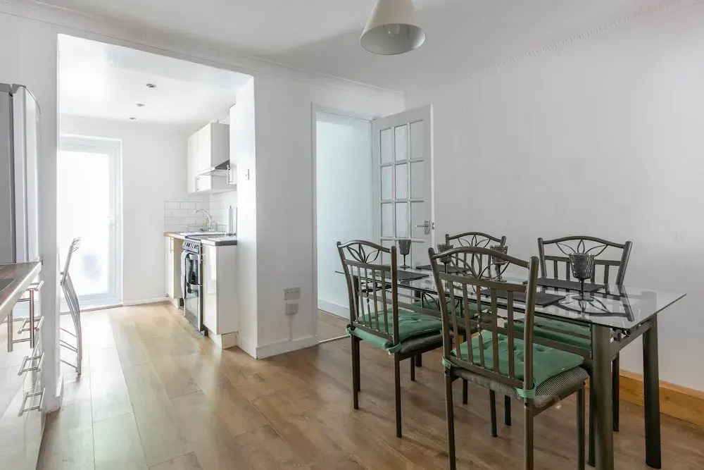 Stylish 2Bd Family Hideaway In Dover