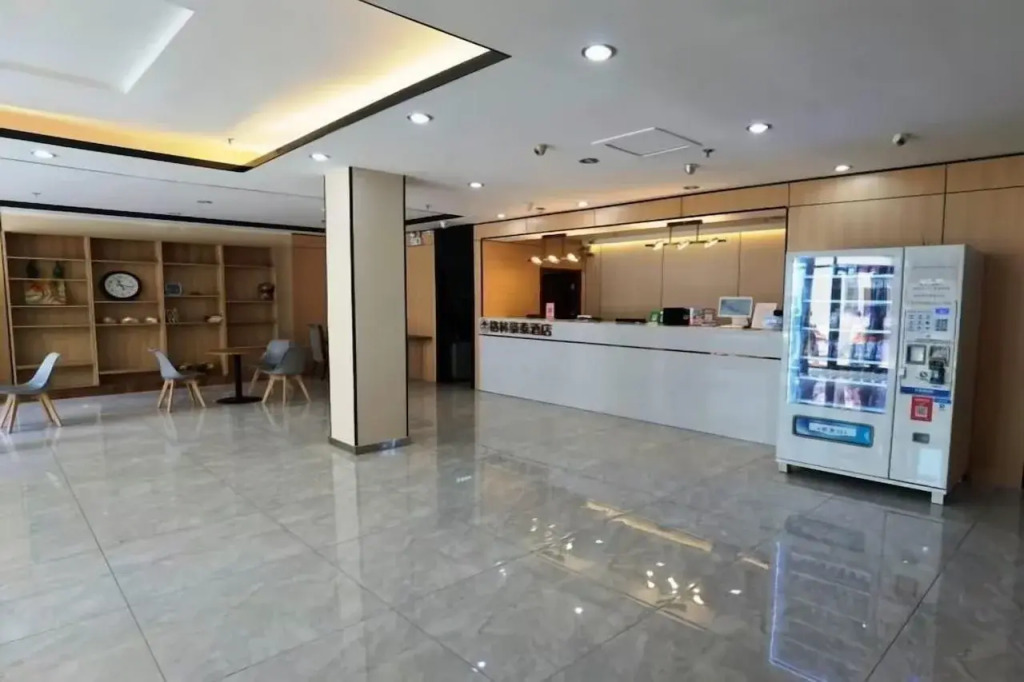 JUN Hotels Jinan Tianqiao District Railway Station Square