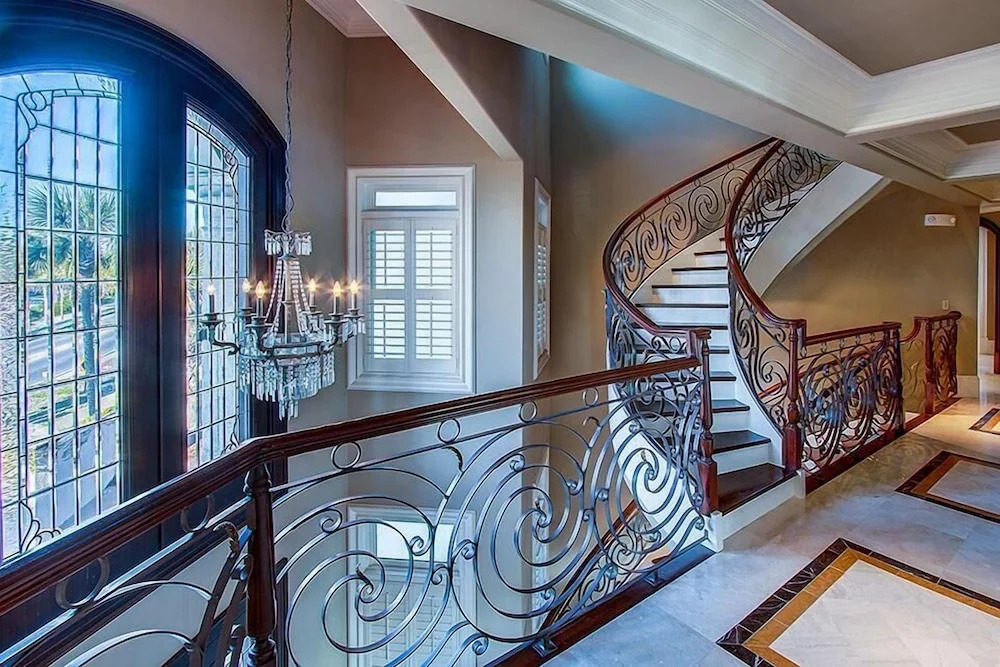 Capitano 7 Bedroom Holiday Home by Five Star Properties