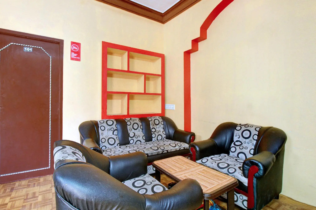 OYO Flagship 8661 Luxe Residency
