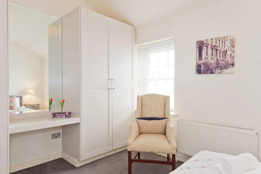 John Lennon Suite - hiphipstay