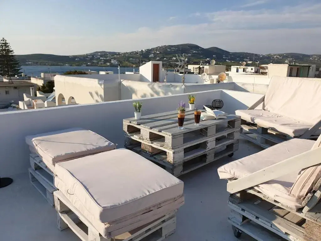 Great Sea-view 2BD Apartment @ Paros
