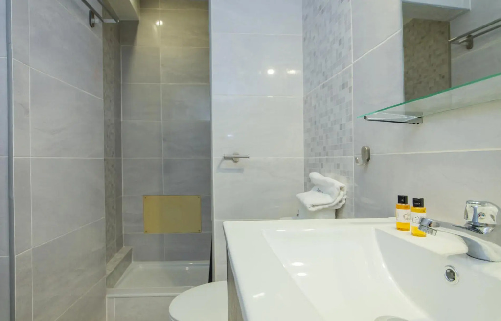 B21 - Oliveira Cozy Flat