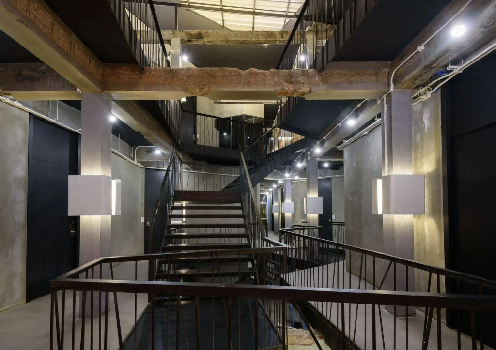 Thrive The Hostel : Patpong by The Belle