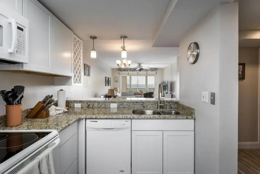 Castle Beach 105, Gulf Front, 2 Bedrooms, , Elevator, Sleeps 6, Heated Pool