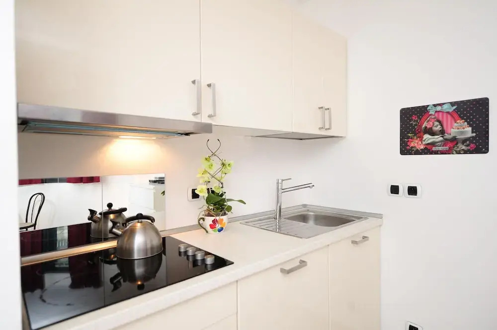 Studio Orange Five Stars Holiday House