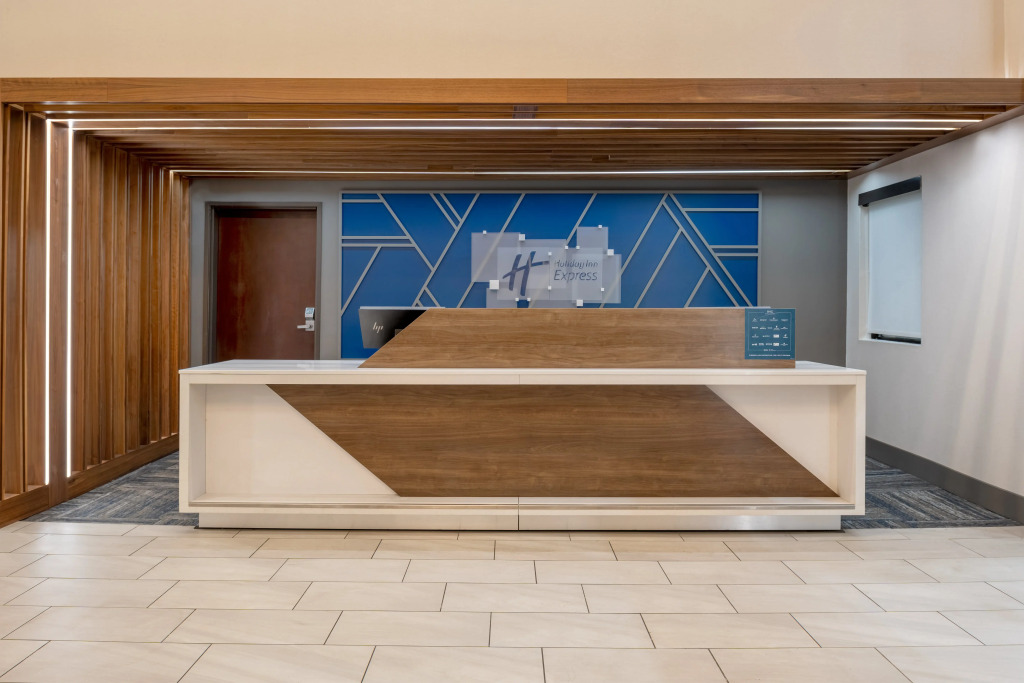 Holiday Inn Express Portland SE - Clackamas Area by IHG