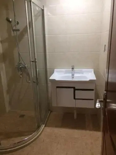 Lakeside Xiaozhu Guesthouse