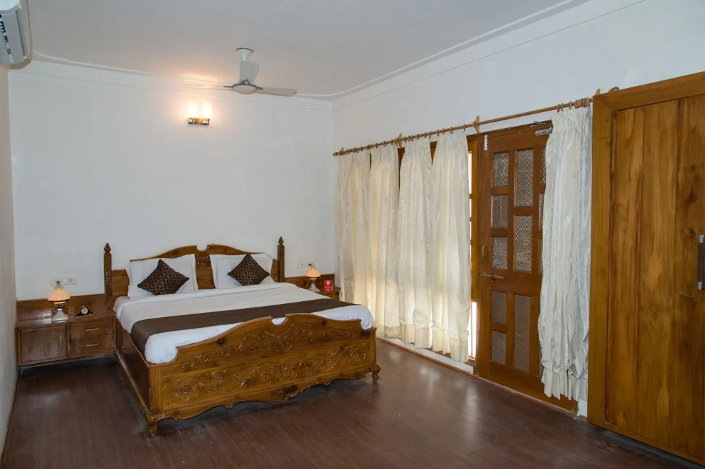 OYO 10412 Home Exotic 4BHK Villa Govardhan Vilas