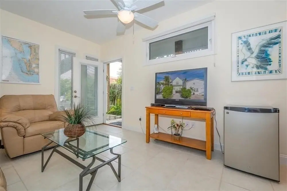 135 Damfiwill Street - 2Br Home