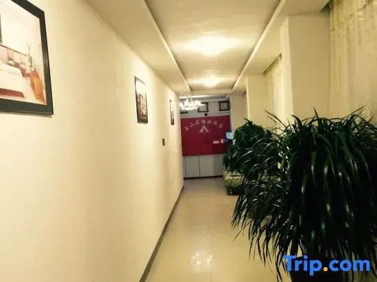 Yilong Jinshan Hotel