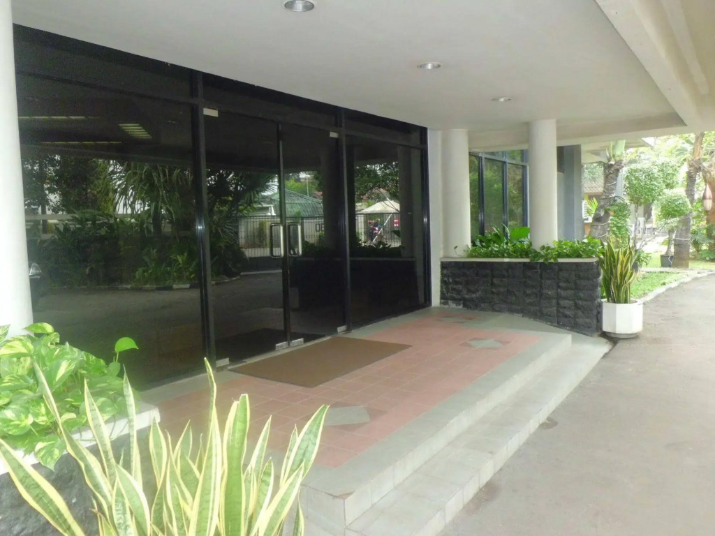 Shinju Apartment