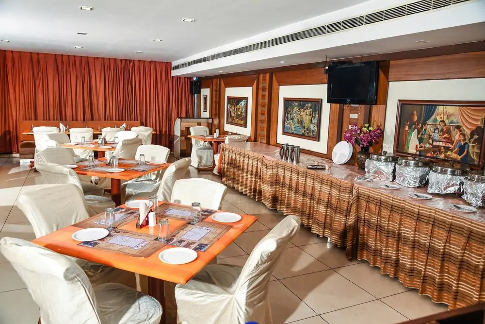 Fabhotel Rr Grand Daba Garden